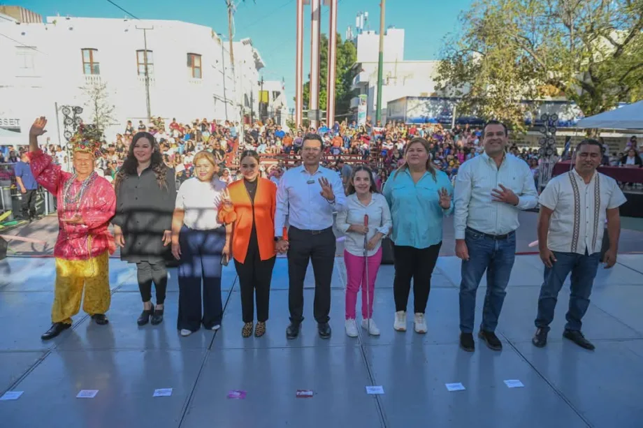 Disfrutan Más de 5,000 Personas del Carnaval Familiar en el 17 Te Quiero Más