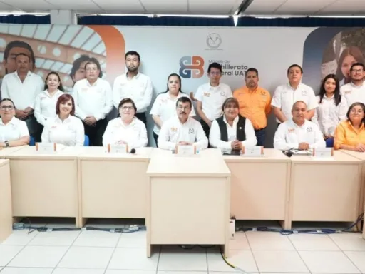Implementa la UAT prepa en línea