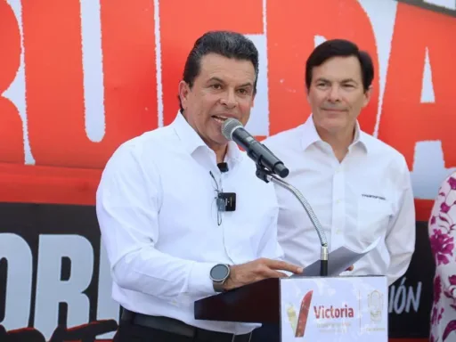 Presentan el "Lalo Bus", dará transporte escolar gratuito