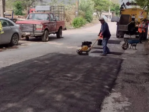 Tras lluvias, activa Municipio plan de bacheo intenso