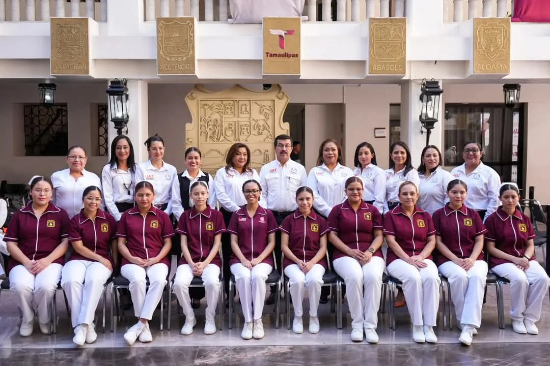 Rector de la UAT reconoce el labor humanista de enfermeras y enfermeros