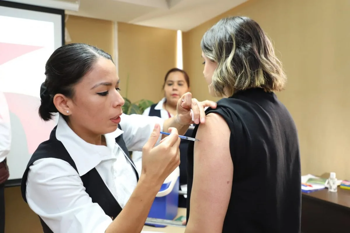 Campaña de vacunación protege a Tamaulipas de pandemias