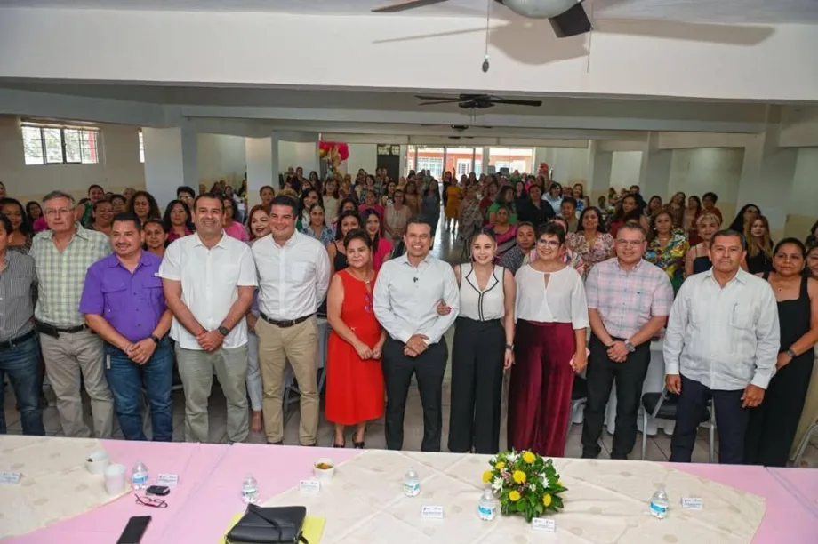 Madres sindicalizadas del Ayuntamiento de Victoria son celebradas en su día