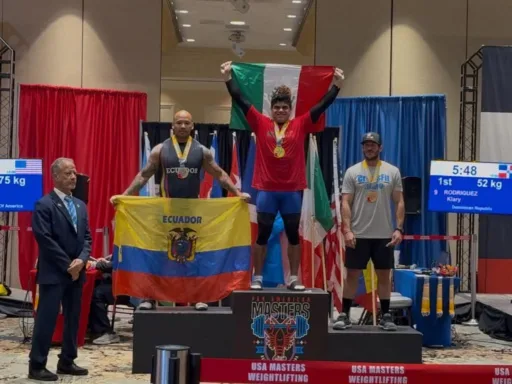 Maestro de la UAT rompe récord panamericano en levantamiento de pesas