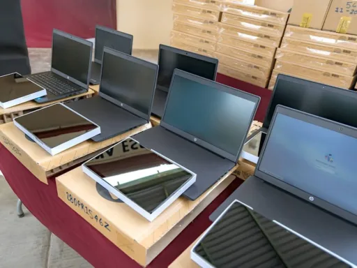SET entrega equipo tecnológico a primarias y telesecundarias en Reynosa