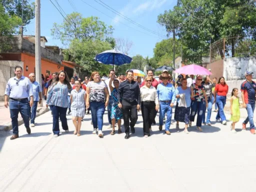 Inaugura alcalde de Ciudad Victoria calle de concreto hidráulico en colonia Tamatán