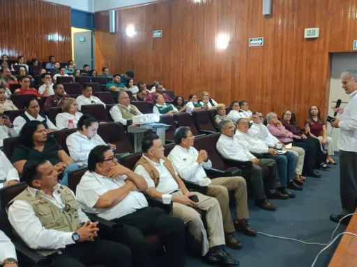 Salud Actualiza a Trabajadores con Curso Taller sobre Manejo Clínico del Dengue