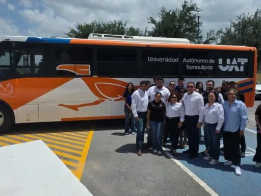 UAT Entrega Unidad de Transporte a Estudiantes en Río Bravo