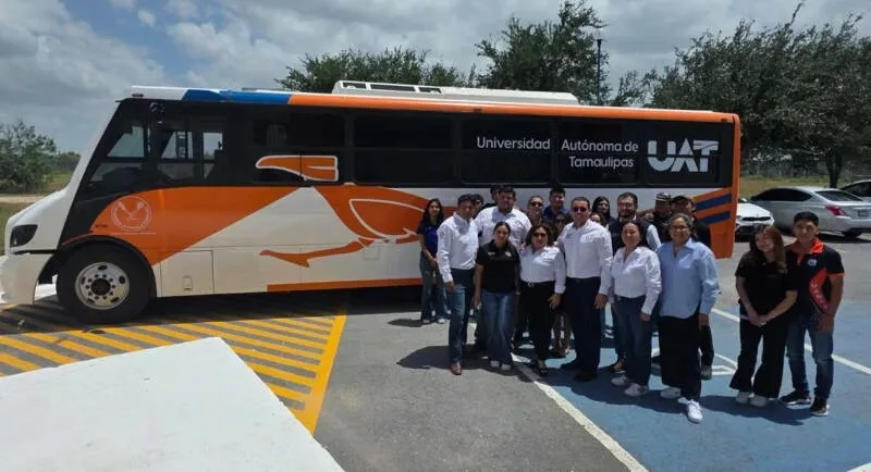UAT Entrega Unidad de Transporte a Estudiantes en Río Bravo