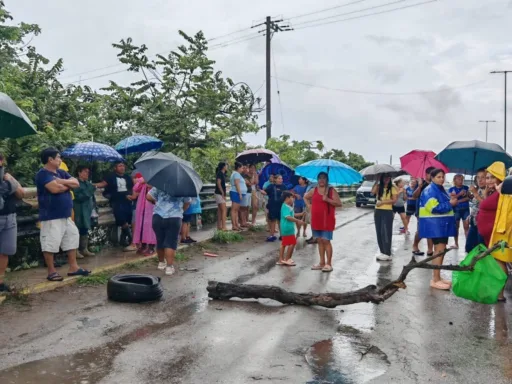Inundaciones en El Moralillo, Veracruz, y Santa Elena impactan movilidad