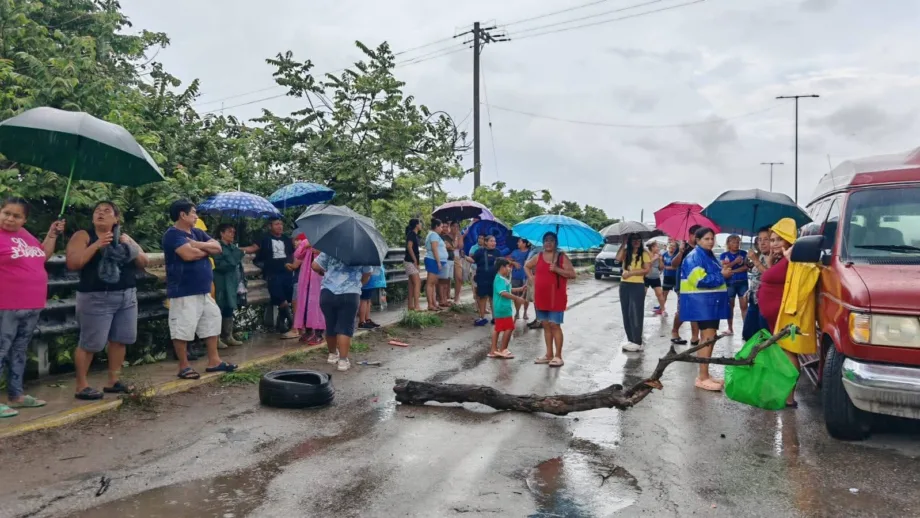 Inundaciones en El Moralillo, Veracruz, y Santa Elena impactan movilidad