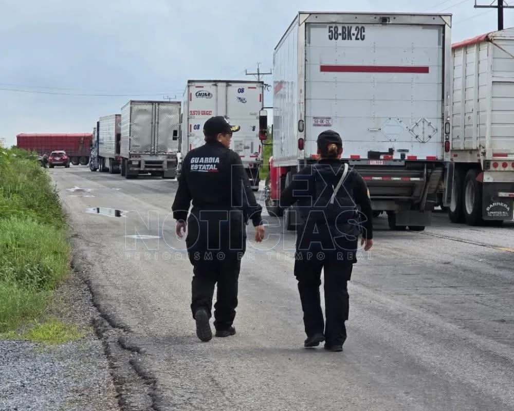Más de 24 horas de bloqueo en la carretera Victoria–Matamoros