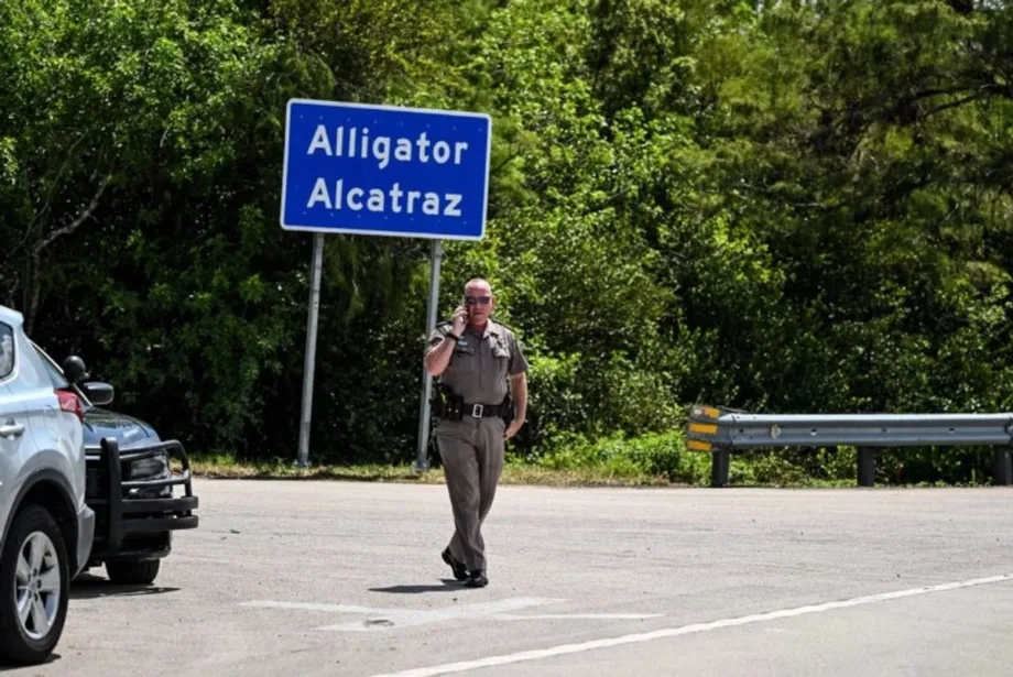 Iniciaron vuelos de deportación desde 'Alcatraz de los Caimanes' en Florida, 2025