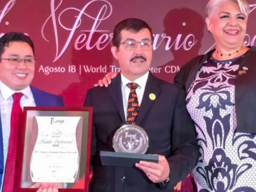 Dámaso Anaya, rector de la UAT, galardonado con Premio al Mérito 2025