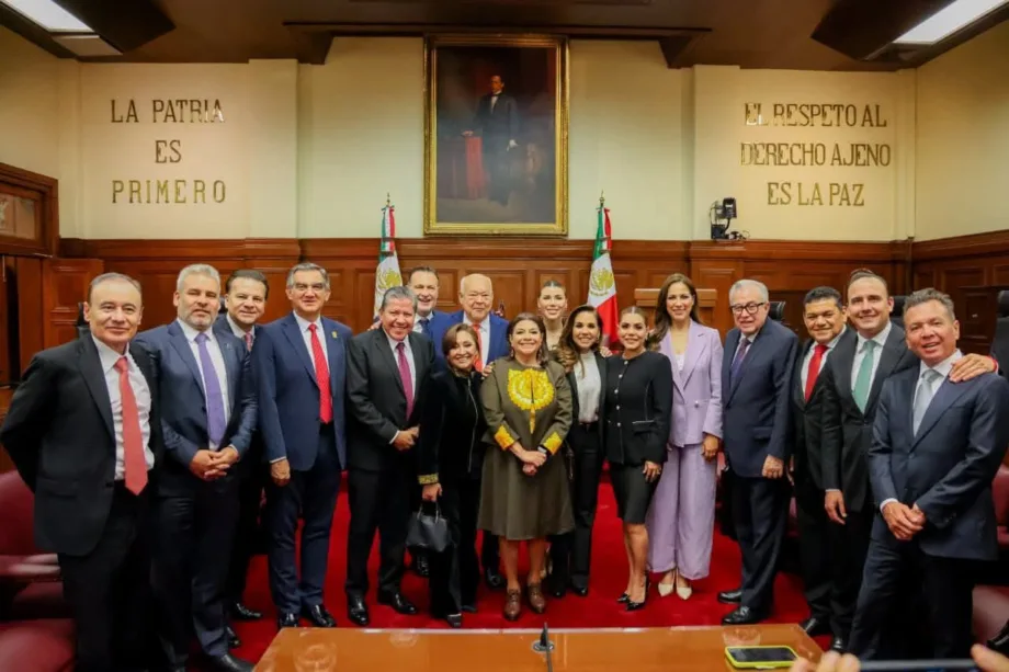Américo Villarreal asiste a la toma de poder del nuevo Poder Judicial en CDMX