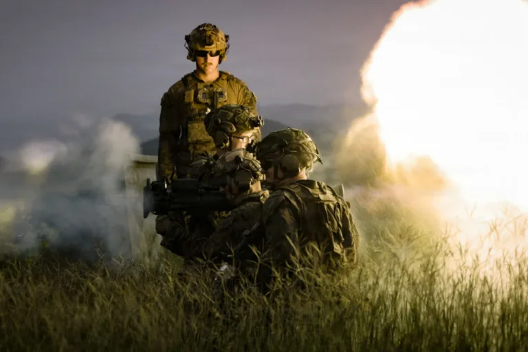 EE.UU. aumenta maniobras cerca de Venezuela