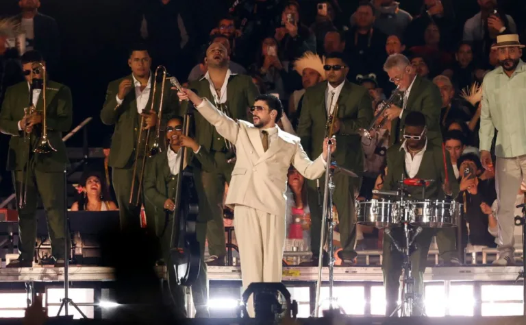 Bad Bunny en CDMX pone a perrear a miles en su primer concierto