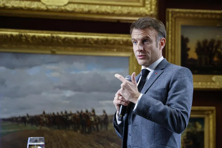 Macron envía tropas a Groenlandia para ejercicios con Dinamarca