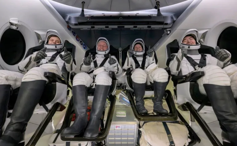 Crew-11 regresa a Tierra por enfermedad de astronauta en ISS