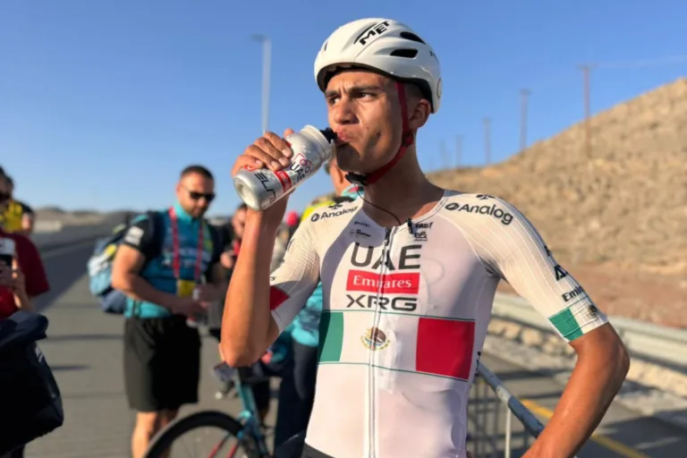 Isaac del Toro mantiene 2° lugar tras Etapa 4 UAE Tour 2026