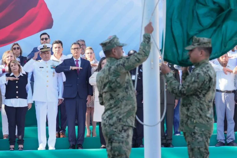 Erasmo González encabeza ceremonia por el Día de la Bandera en Ciudad Madero