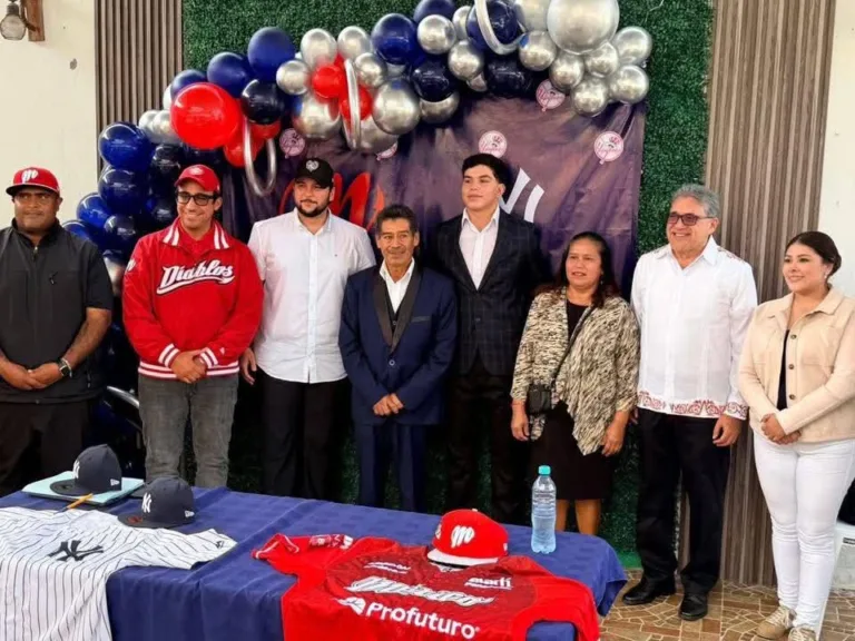 Tamaulipeco de 17 años firma con Yankees