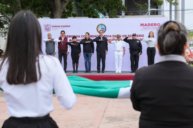 Erasmo González encabeza ceremonia por la Constitución en Ciudad Madero