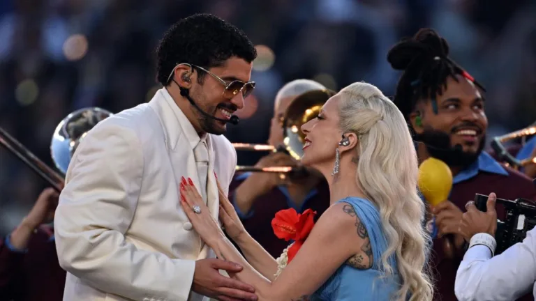 Rosalía, Gaga y Residente alaban show histórico de Bad Bunny