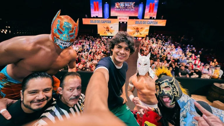 Iñaki Godoy presenta la temporada 2 de One Piece en el ring de la Arena México