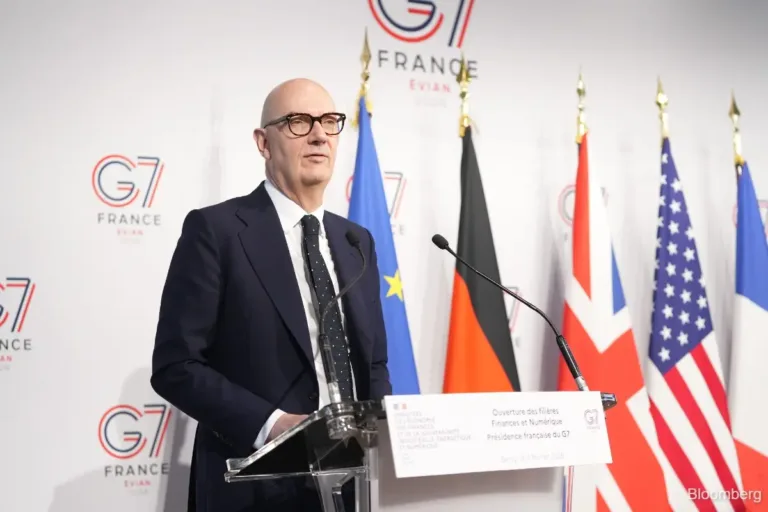 Macron convoca G7 Energía por guerra en Irán