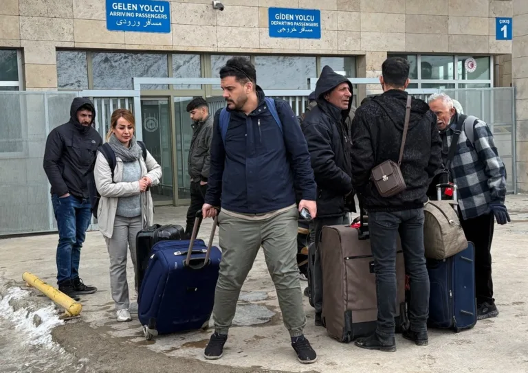 SRE evacua 1,337 mexicanos de Medio Oriente